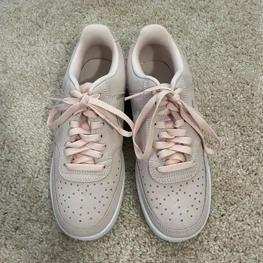 pink low nike air forces